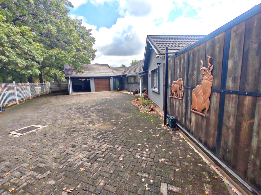 5 Bedroom Property for Sale in Sasolburg Ext 4 Free State